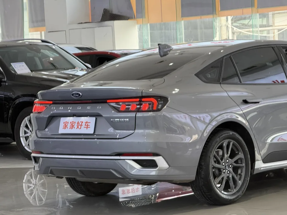 Ford Mondeo Mondeo 2025 EcoBoost 245 Luxury 2025 — миниатюра 3