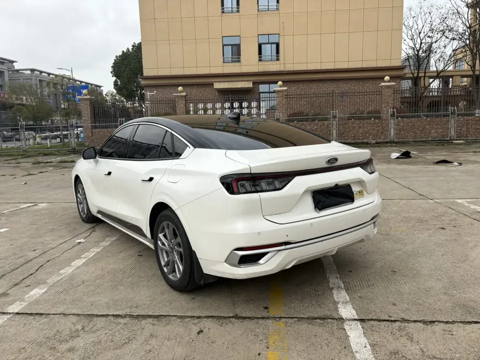 Ford Mondeo Mondeo EcoBoost 245 Luxury 2024 — миниатюра 4