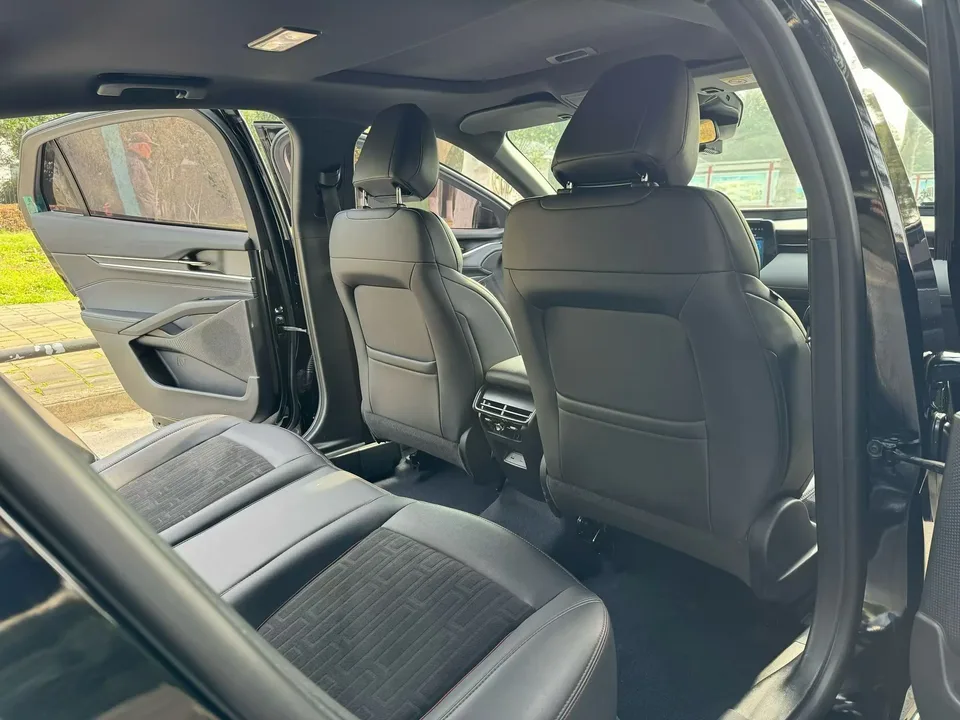 Ford Mondeo Mondeo EcoBoost 180 Comfort Edition 2024 — миниатюра 3
