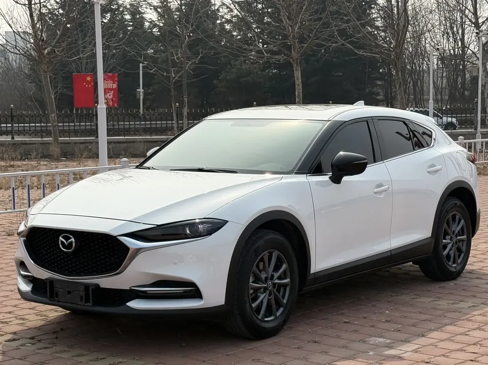 Mazda CX-4 Mazda CX-4 2021 2.0L 2WD Blue Sky Explorer Edition 2023 — photo 1, buy with delivery to Moscow