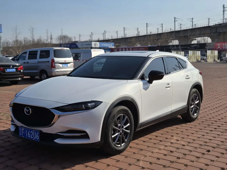 Mazda CX-4 Mazda CX-4 2021 2.0L 2WD Blue Sky Vitality Edition 2023 — photo 1, buy with delivery to Moscow