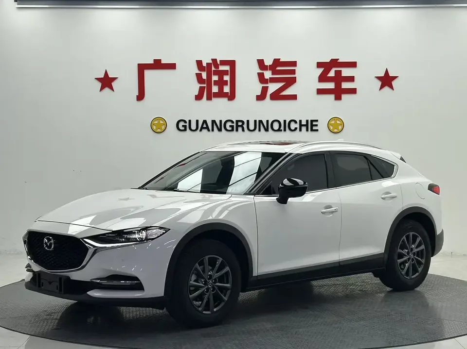 Mazda CX-4 Mazda CX-4 2021 2.0L 2WD Blue Sky Premium Edition 2023 — photo 1, buy with delivery to Moscow