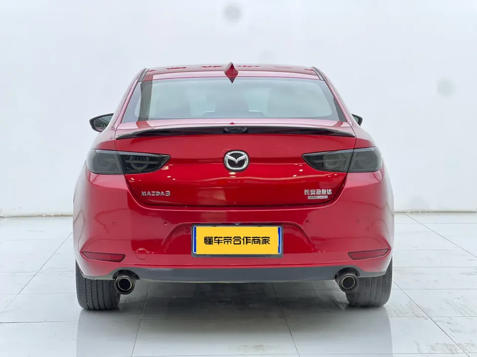 Mazda Axela Mazda3 Angkesela 2022 2.0L Automatic Premium Edition 2023 — thumbnail 2