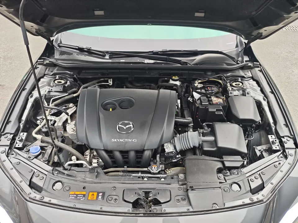 Mazda Axela 2.0L Automatic Quality Edition 2024 — миниатюра 3