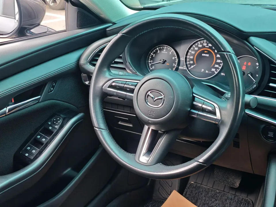 Mazda Axela 2.0L Automatic Quality Edition 2024 — миниатюра 5