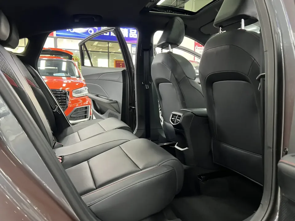 MG 5 MG5 2025 300TGI Global Flagship Edition 2025 — миниатюра 4