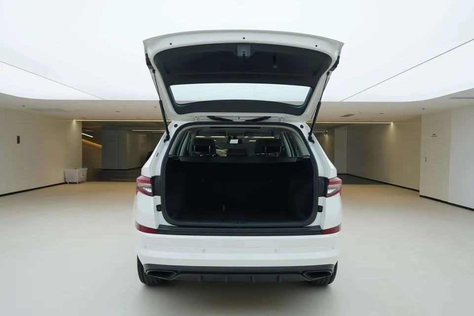 Skoda Kodiaq Kodiak 2024 TSI330 5-seater two-wheel drive powerful version 2024 — миниатюра 3