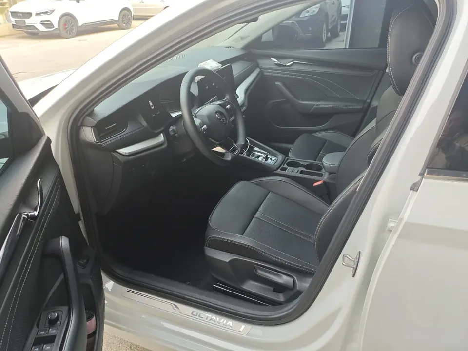 Skoda Octavia Octavia 2023 PRO TSI280 DSG Premium Edition 2024 — thumbnail 5