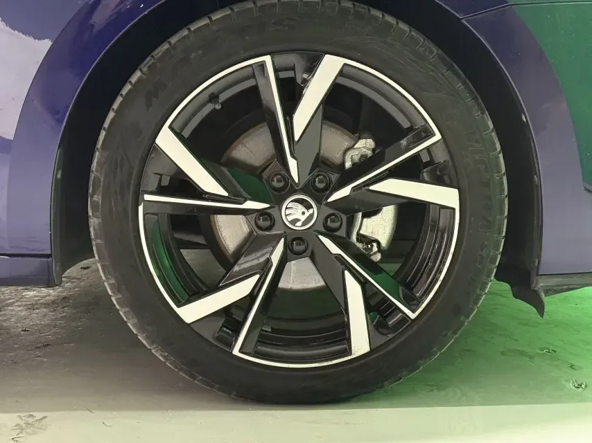 Skoda Octavia PRO TSI280 DSG Ultimate Edition 2022 — миниатюра 3