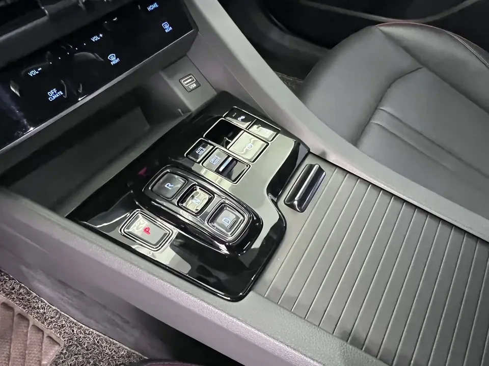 Hyundai Sonata 380TGDi 20th SE Automatic 20th Anniversary Edition 2022 — миниатюра 4