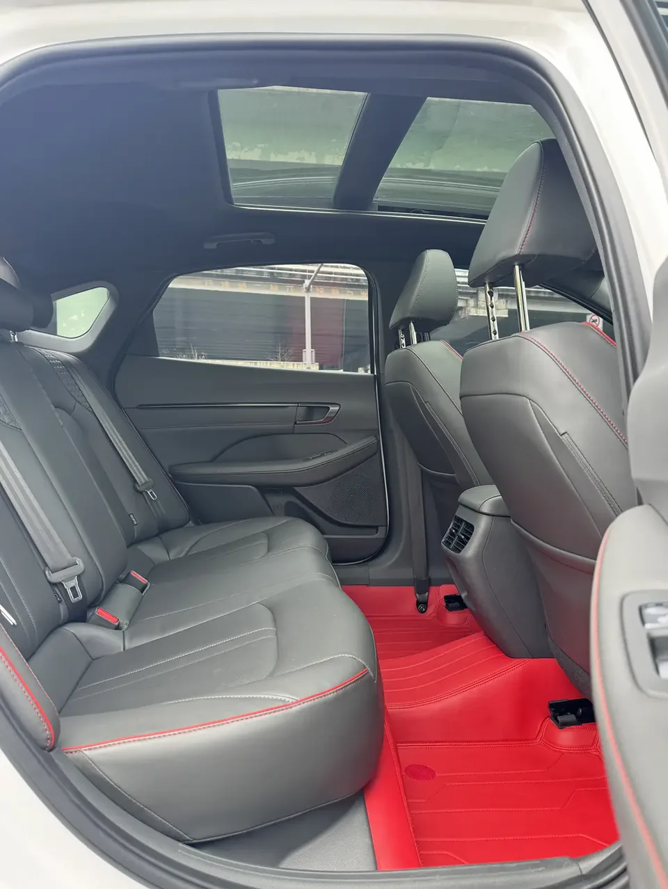 Hyundai Sonata 380TGDi 20th SE Automatic 20th Anniversary Edition 2022 — миниатюра 4