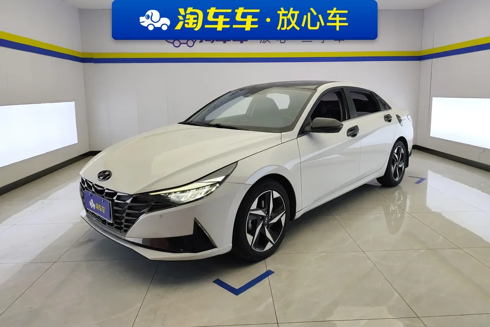 Hyundai Elantra Elantra 2021 1.5L CVT LUX Premium Edition 2022 — photo 1, buy with delivery to Moscow