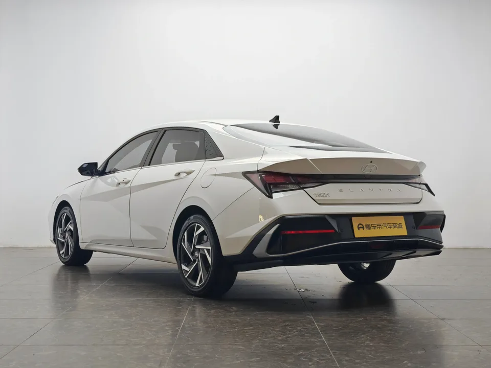 Hyundai Elantra 1.5L CVT GLX Elite Edition 2025 — миниатюра 2