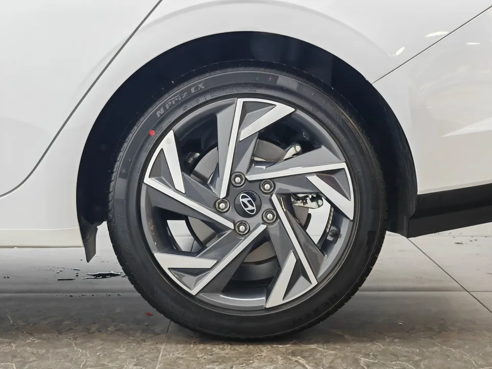 Hyundai Elantra 1.5L CVT GLX Elite Edition 2025 — миниатюра 3