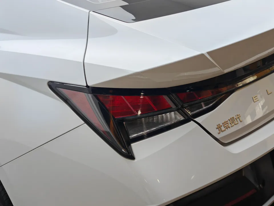 Hyundai Elantra 1.5L CVT GLX Elite Edition 2025 — миниатюра 4