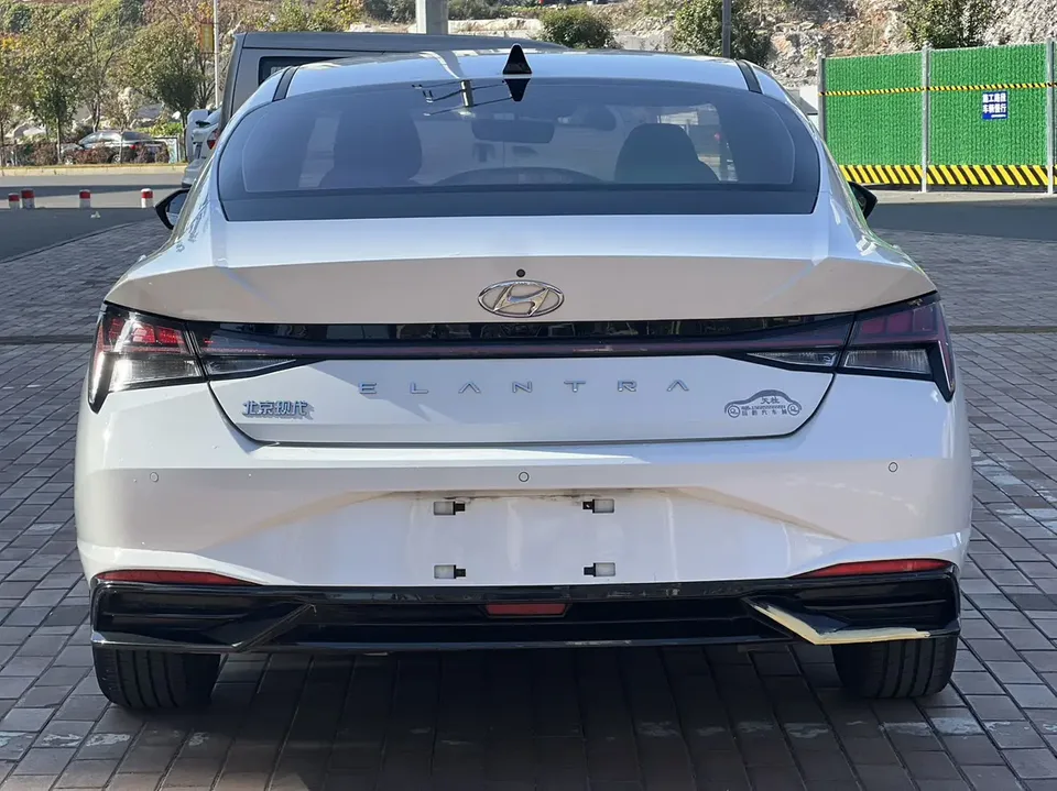 Hyundai Elantra Elantra 2022 1.5L CVT LUX Premium Edition 2023 — thumbnail 2