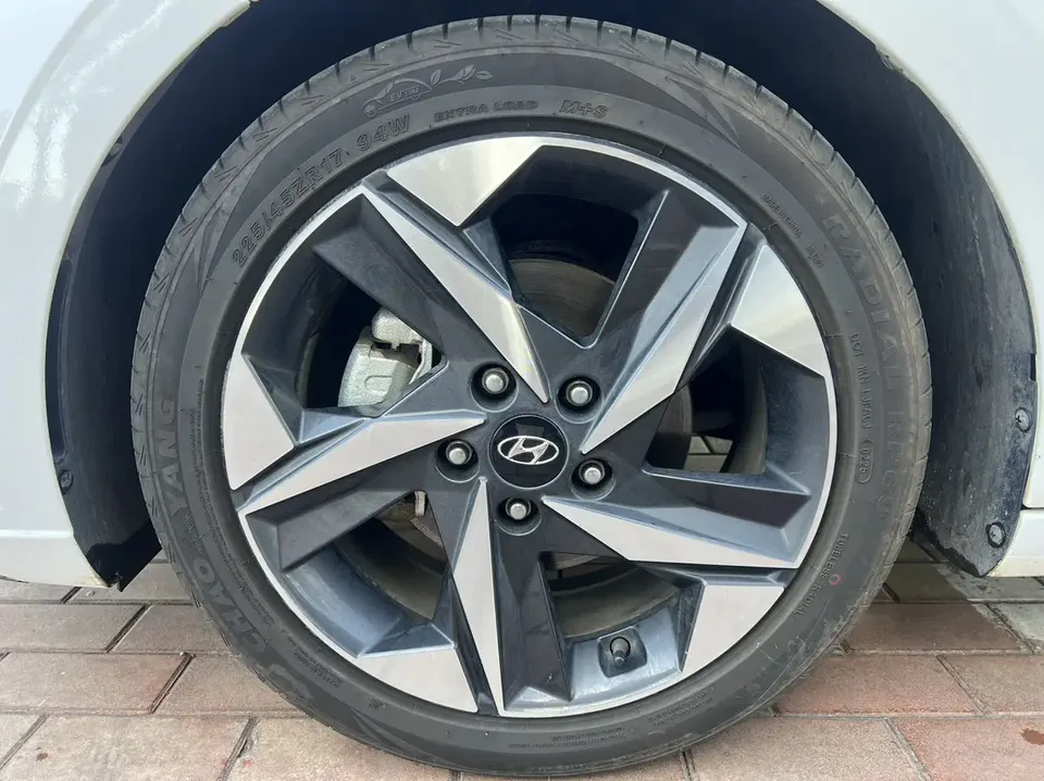Hyundai Elantra Elantra 2022 1.5L CVT LUX Premium Edition 2023 — thumbnail 3