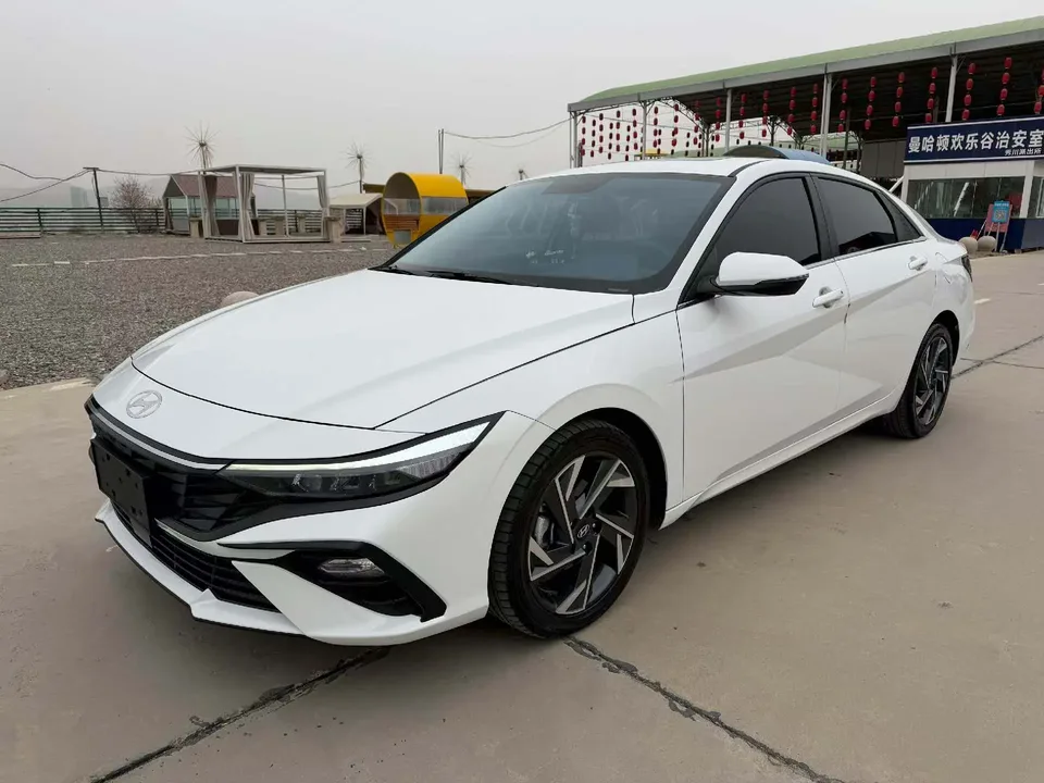 Hyundai Elantra 2023