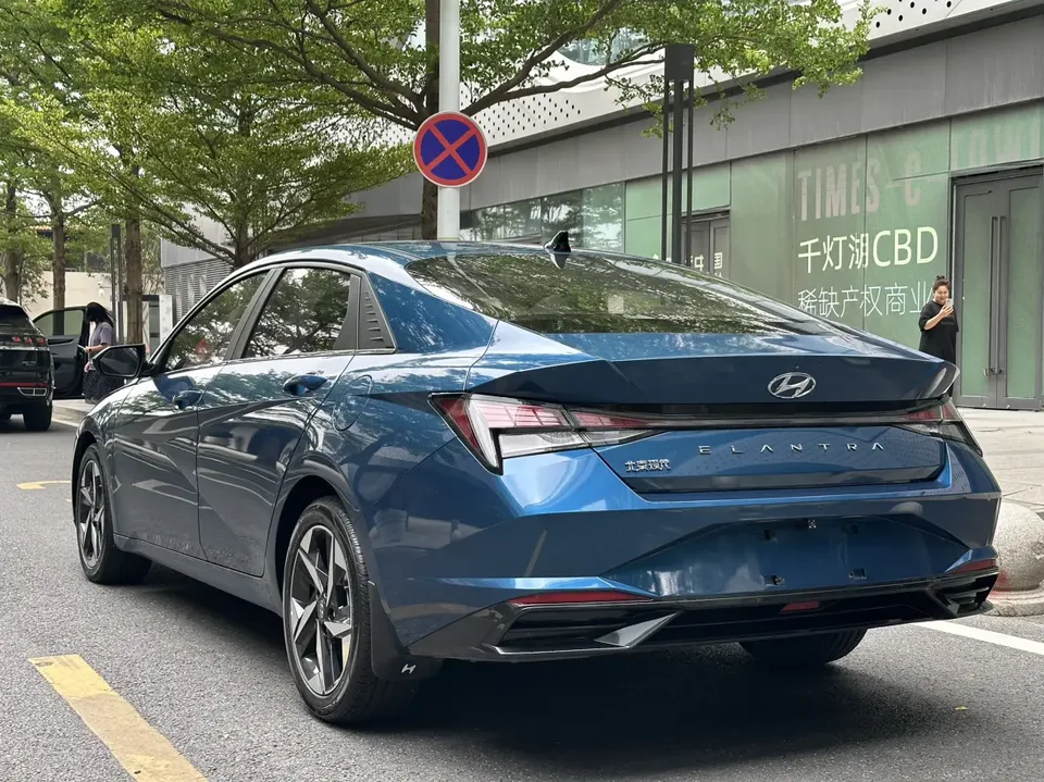 Hyundai Elantra 1.5L CVT GLX Elite Edition 2022 — миниатюра 2