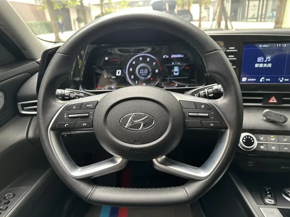 Hyundai Elantra 1.5L CVT GLX Elite Edition 2022 — миниатюра 4