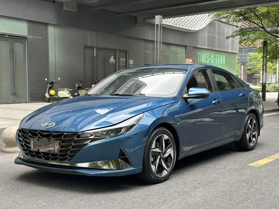 Hyundai Elantra 2022
