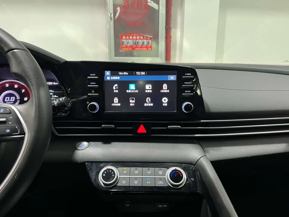 Hyundai Elantra 1.5L CVT GLX Elite Edition 2023 — миниатюра 4