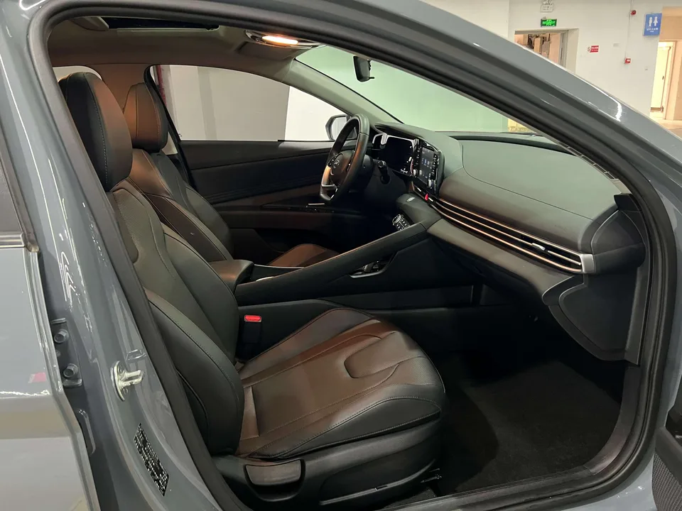 Hyundai Elantra 1.5L CVT GLX Elite Edition 2023 — миниатюра 5