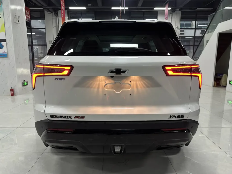 Chevrolet Equinox Plus 1.5T 102km RS Ultimate Edition 2026 — миниатюра 2