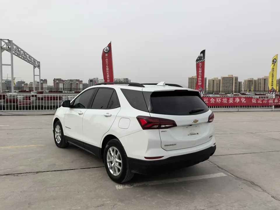 Chevrolet Equinox Explorer 2021 535T Chijie Edition 2022 — миниатюра 4