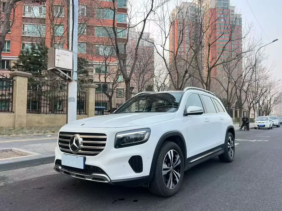 Mercedes-Benz GLB-Class 2023