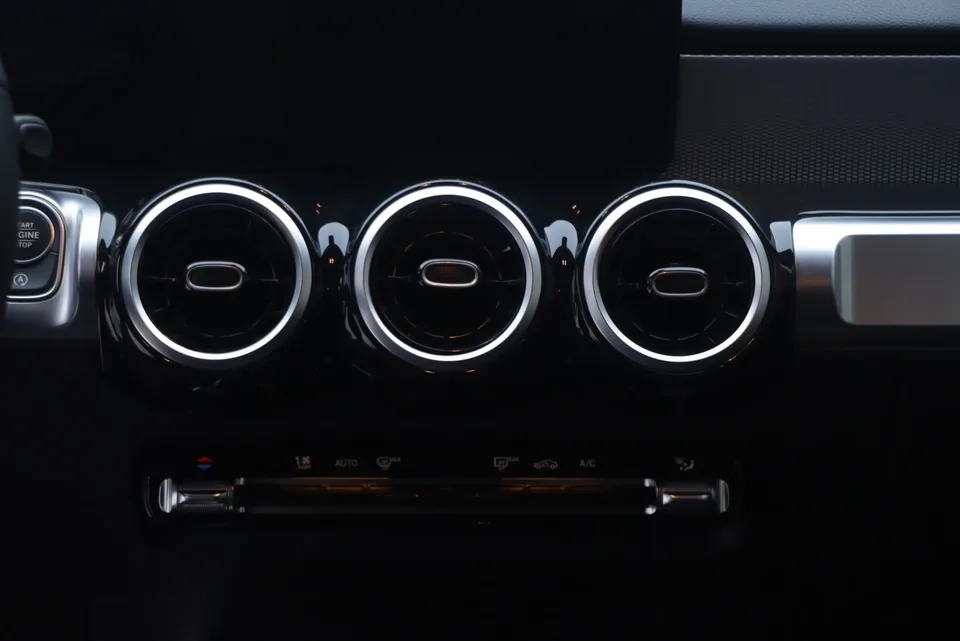 Mercedes-Benz GLB-Class Mercedes-Benz GLB 2023 GLB 200 Dynamic 2023 — миниатюра 3