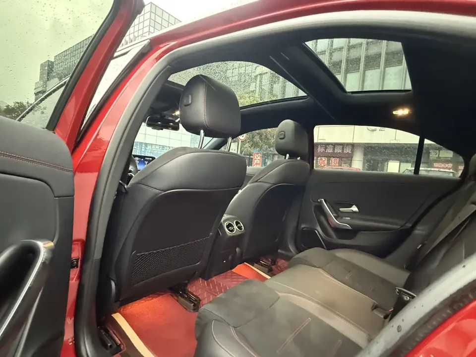 Mercedes-Benz Mercedes Benz A Class Mercedes-Benz A-Class 2023 A 200 L Sports Sedan Fashion Edition 2024 — миниатюра 3