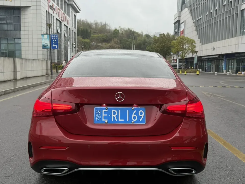Mercedes-Benz Mercedes Benz A Class Mercedes-Benz A-Class 2023 A 200 L Sports Sedan Fashion Edition 2024 — миниатюра 4