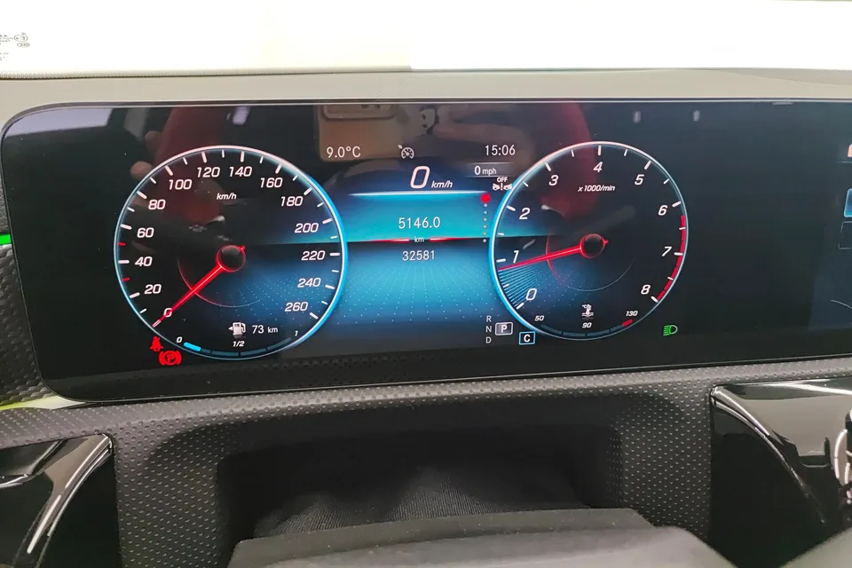 Mercedes-Benz Mercedes Benz A Class second facelift A 200 L sports sedan fashion version 2023 — миниатюра 3