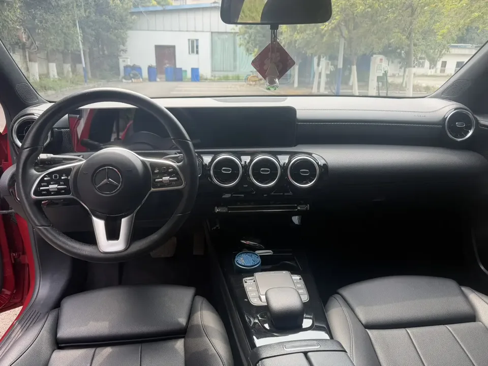 Mercedes-Benz Mercedes Benz A Class facelift A 200 L sports sedan dynamic version 2022 — миниатюра 5