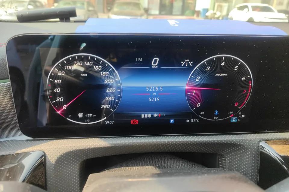 Mercedes-Benz Mercedes Benz A Class Mercedes-Benz A-Class 2024 A 200 L Fashion Edition 2024 — миниатюра 4