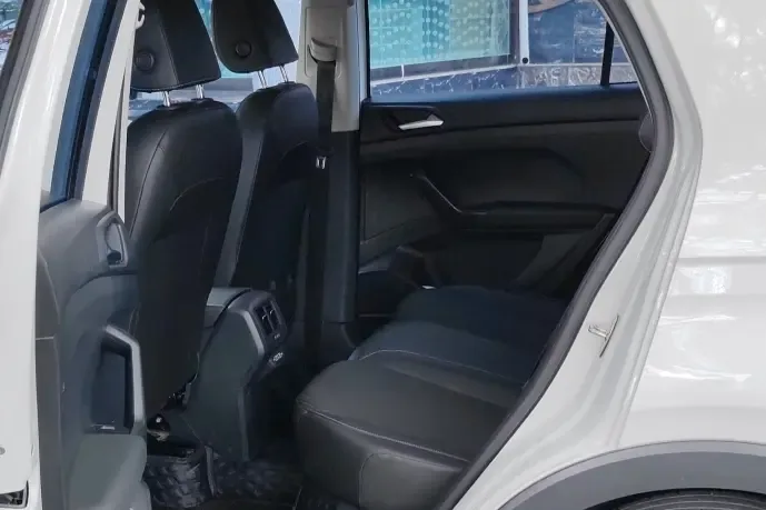 Volkswagen Explore the shadows 200TSI DSG Yuezhi Connected Edition 2023 — миниатюра 4
