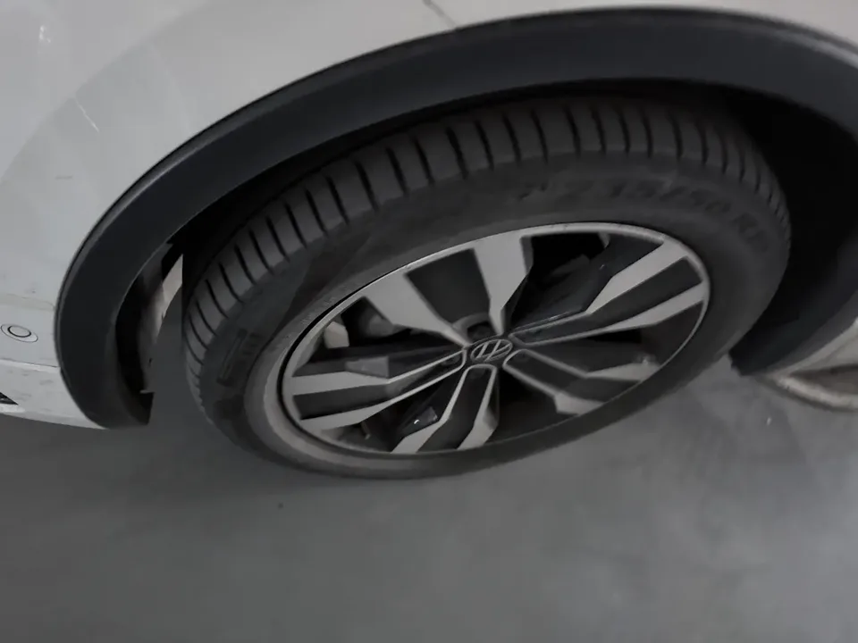 Volkswagen Tiguan L Tiguan L 2022 330TSI Automatic 2WD R-Line Enjoy Edition 2022 — миниатюра 3