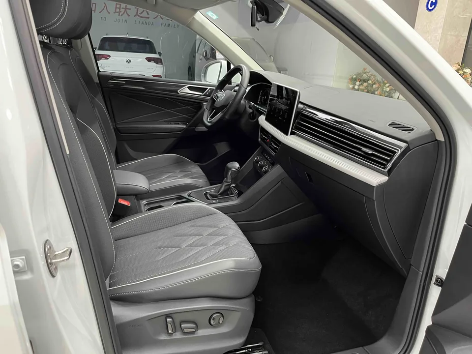 Volkswagen Tiguan L Tiguan L 2023 280TSI Chaochuang Limited Edition 2022 — миниатюра 4