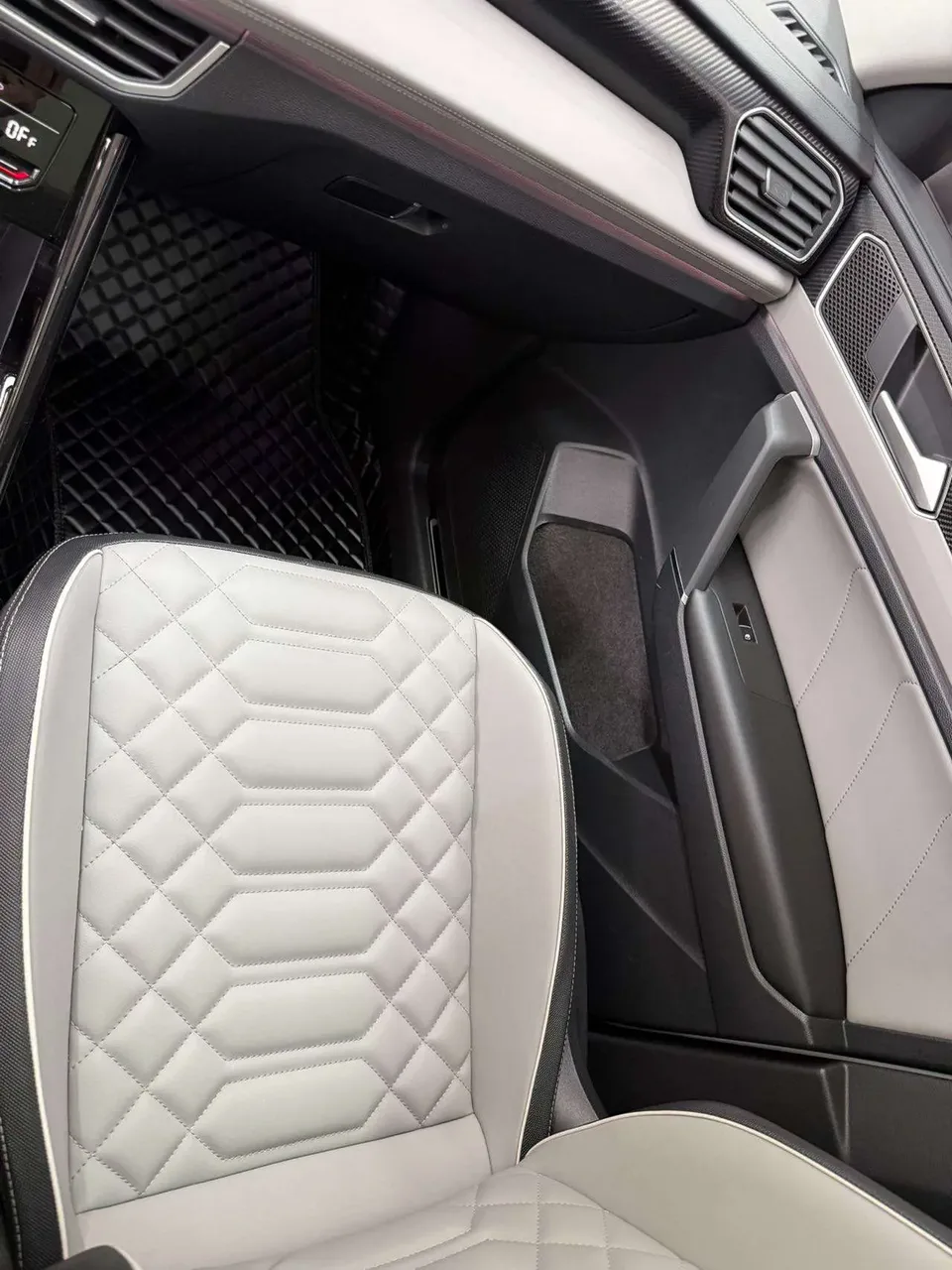 Volkswagen Tayron Tanyue 2023 280TSI 2WD Luxury Plus Advanced Edition 2023 — миниатюра 3