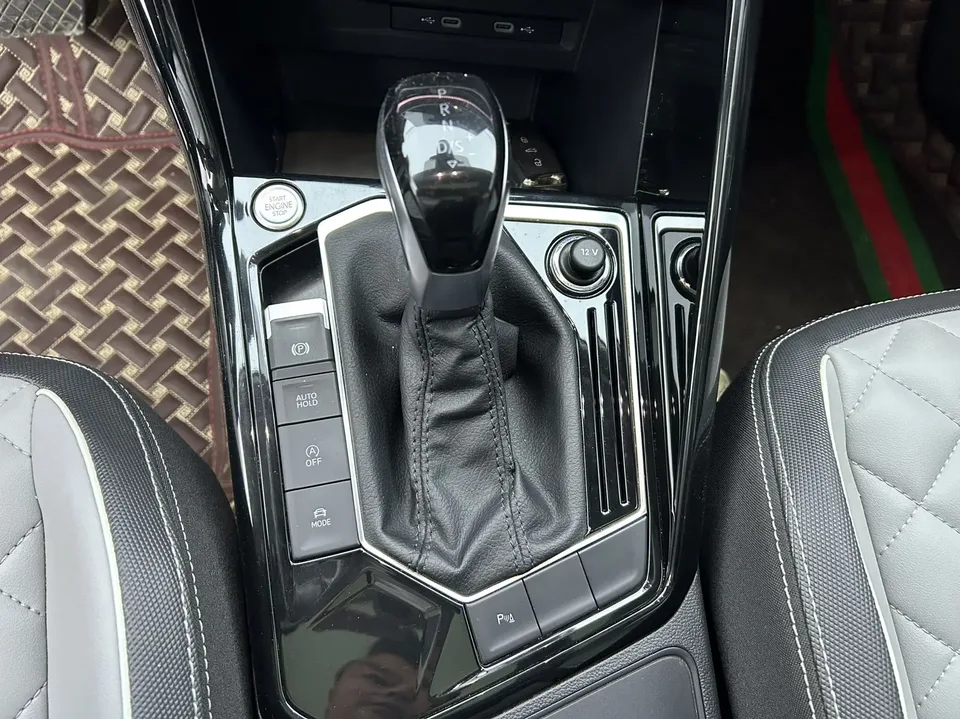 Volkswagen Tayron Tanyue 2023 280TSI 2WD Luxury Plus Advanced Edition 2022 — миниатюра 3
