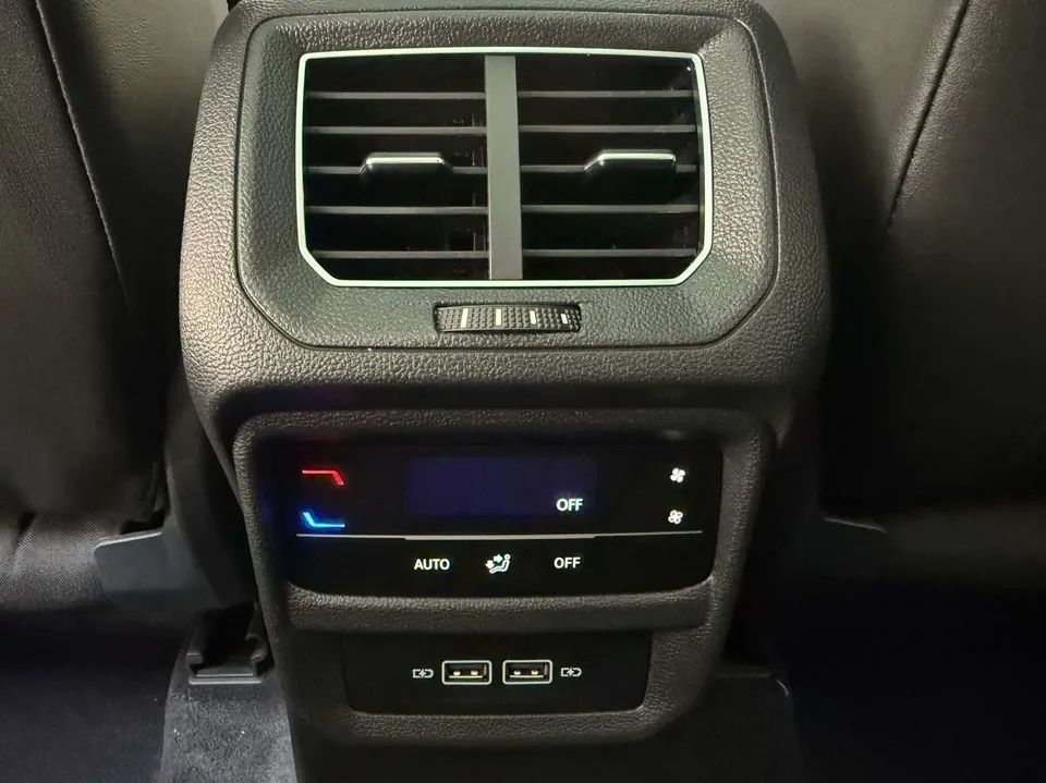 Volkswagen Tayron Tanyue 2023 280TSI 2WD Luxury Plus Advanced Edition 2022 — миниатюра 3