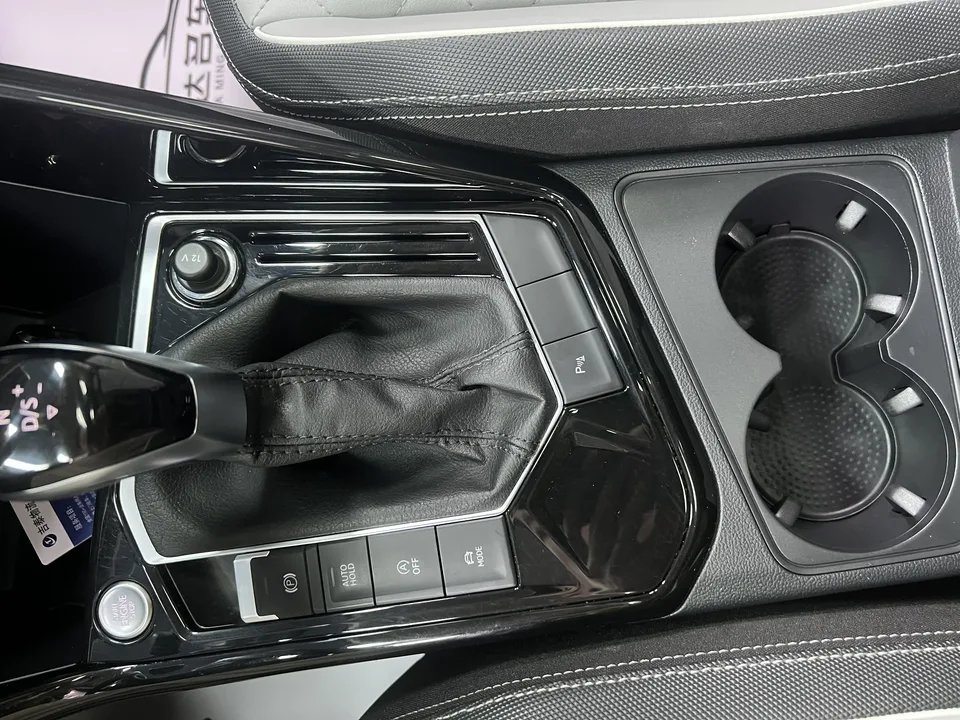 Volkswagen Tayron Tanyue 2023 280TSI 2WD Luxury Plus Advanced Edition 2022 — миниатюра 3