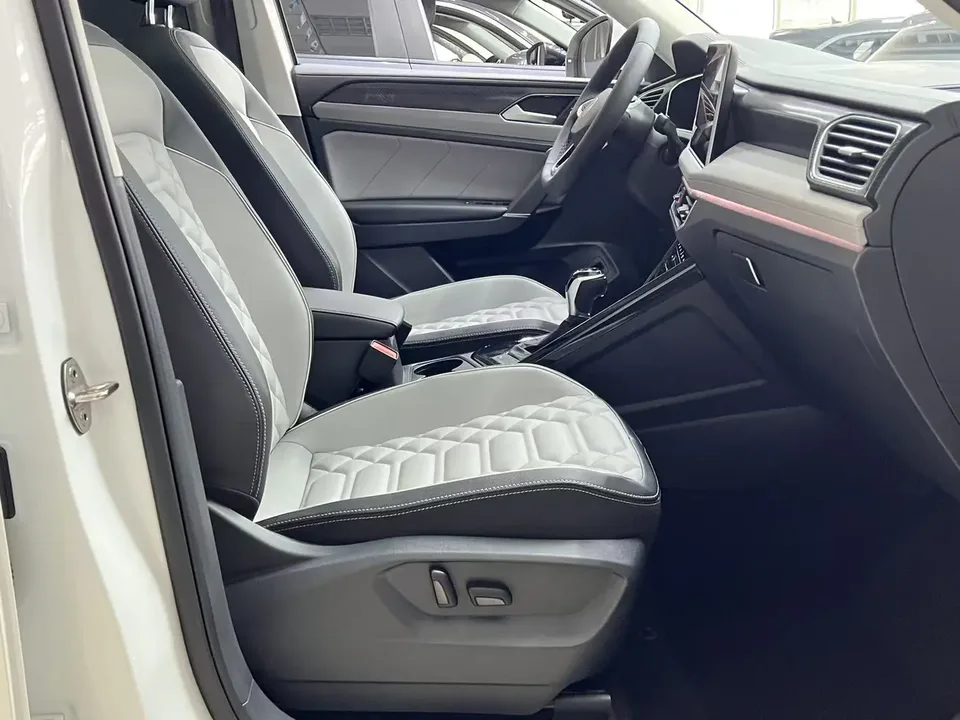 Volkswagen Tayron Tanyue 2023 280TSI 2WD Luxury Plus Advanced Edition 2022 — миниатюра 3