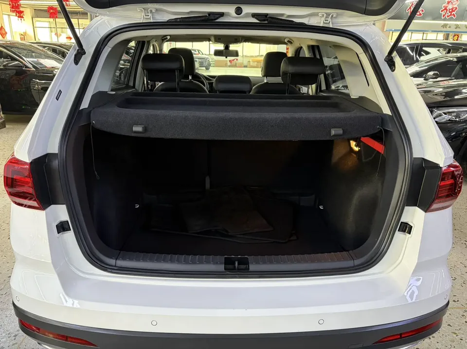 Volkswagen Tharu 280TSI 2WD Luxury Edition 2022 — миниатюра 5