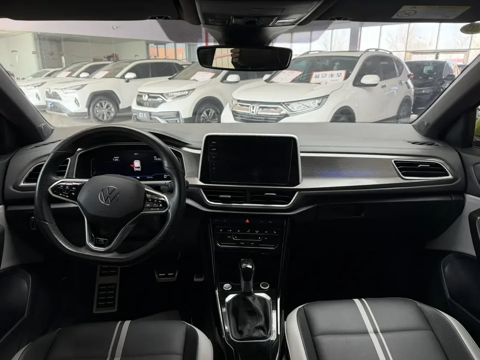 Volkswagen T-Roc 300TSI DSG Chenguang Edition 2023 — миниатюра 3