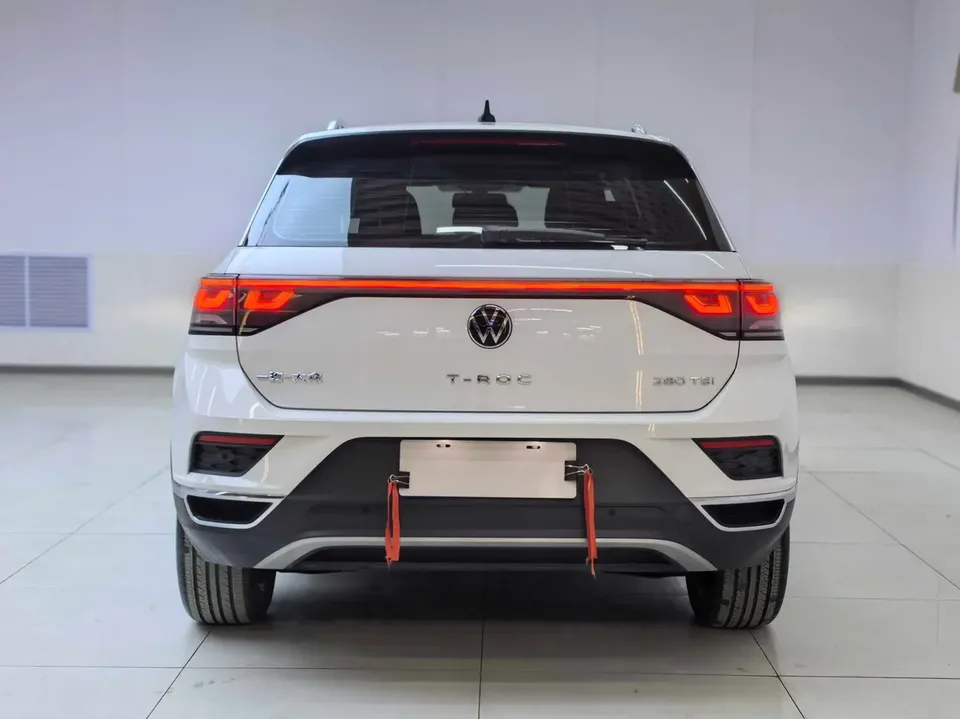 Volkswagen T-Roc 280TSI DSG Time Edition 2023 — миниатюра 2