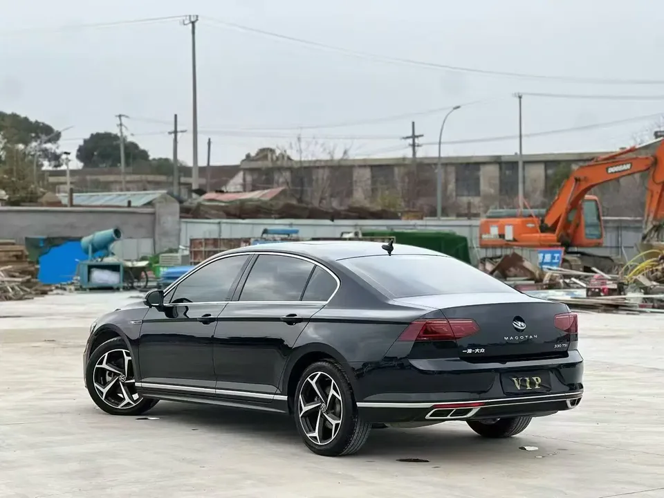 Volkswagen Magotan Magotan 2023 2 million commemorative edition 330TSI DSG luxury model 2023 — миниатюра 4