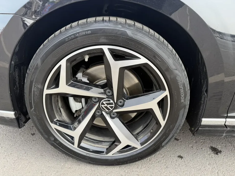 Volkswagen Magotan Magotan 2023 2 million commemorative edition 330TSI DSG luxury model 2024 — миниатюра 3