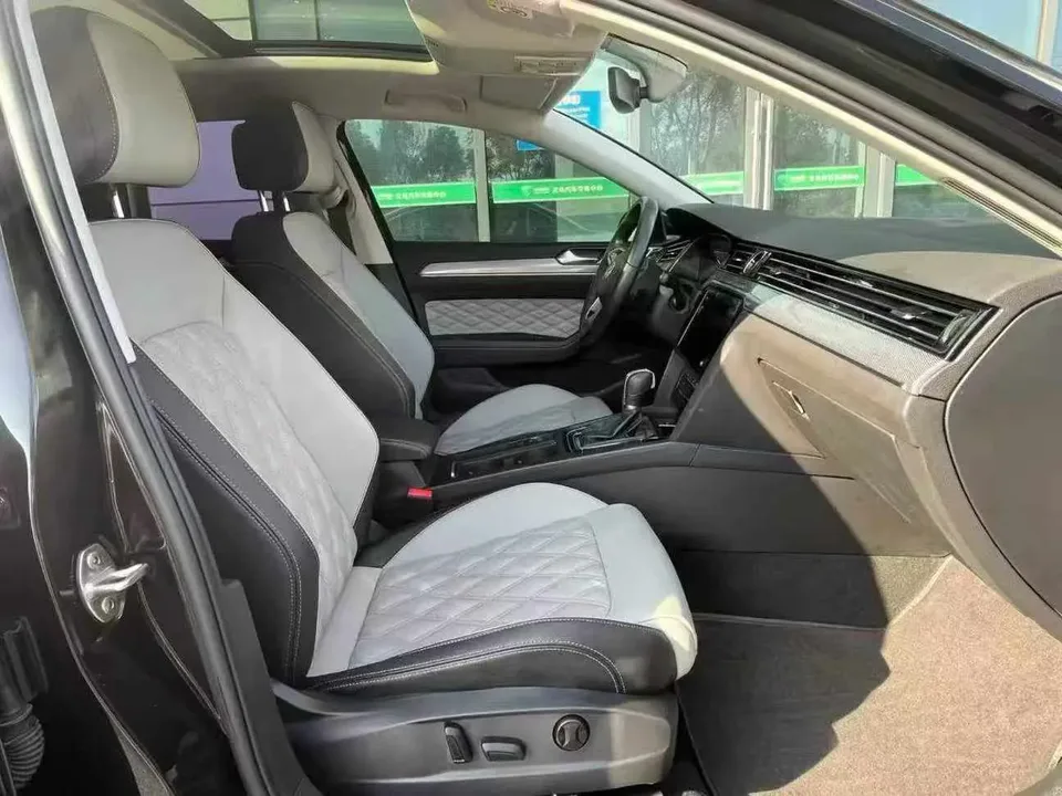 Volkswagen Magotan Magotan 2023 2 million commemorative edition 330TSI DSG leading model 2024 — миниатюра 3